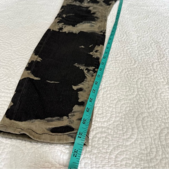 Current/Elliott Black and Cream Tie-Dye Jeans - Picture 12 of 13